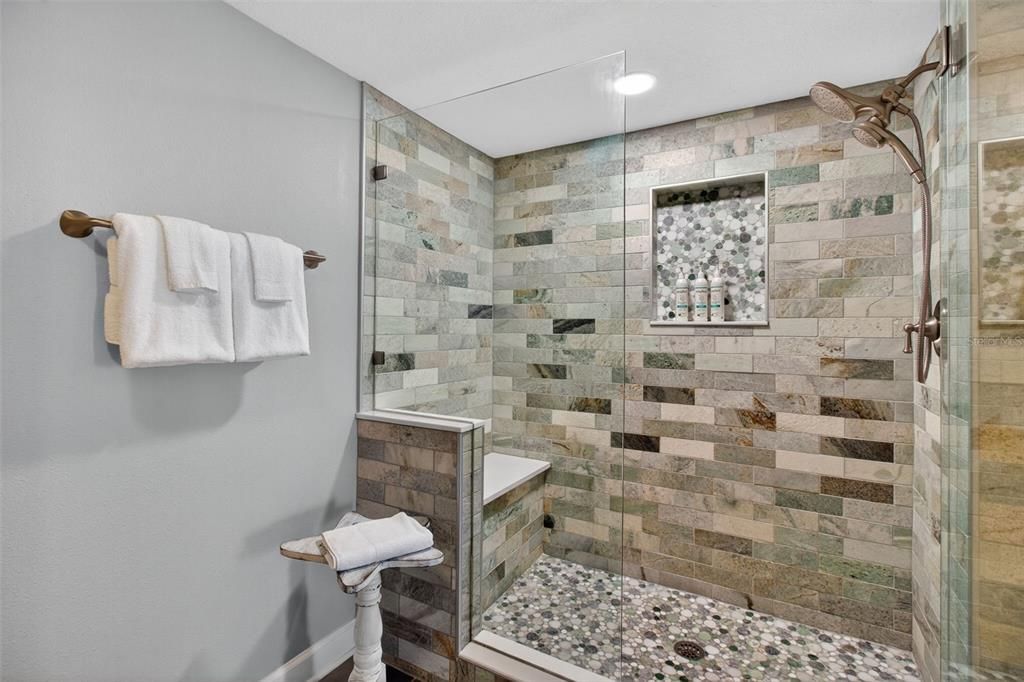 Active With Contract: $895,000 (2 beds, 2 baths, 1465 Square Feet)