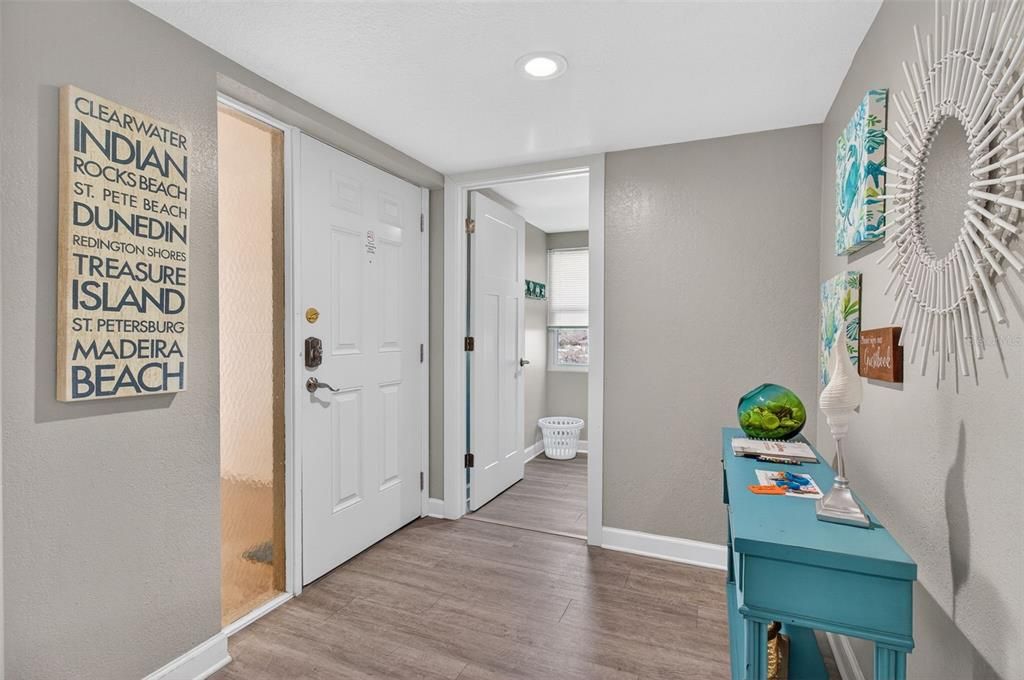 Active With Contract: $895,000 (2 beds, 2 baths, 1465 Square Feet)