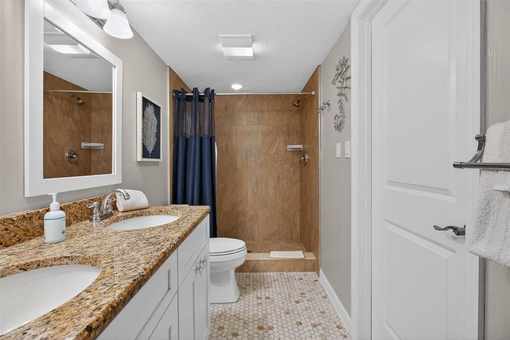 Active With Contract: $895,000 (2 beds, 2 baths, 1465 Square Feet)