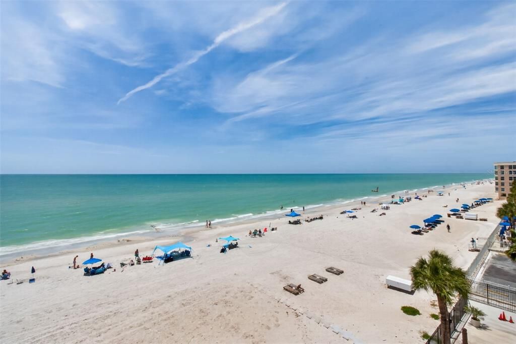 Active With Contract: $895,000 (2 beds, 2 baths, 1465 Square Feet)