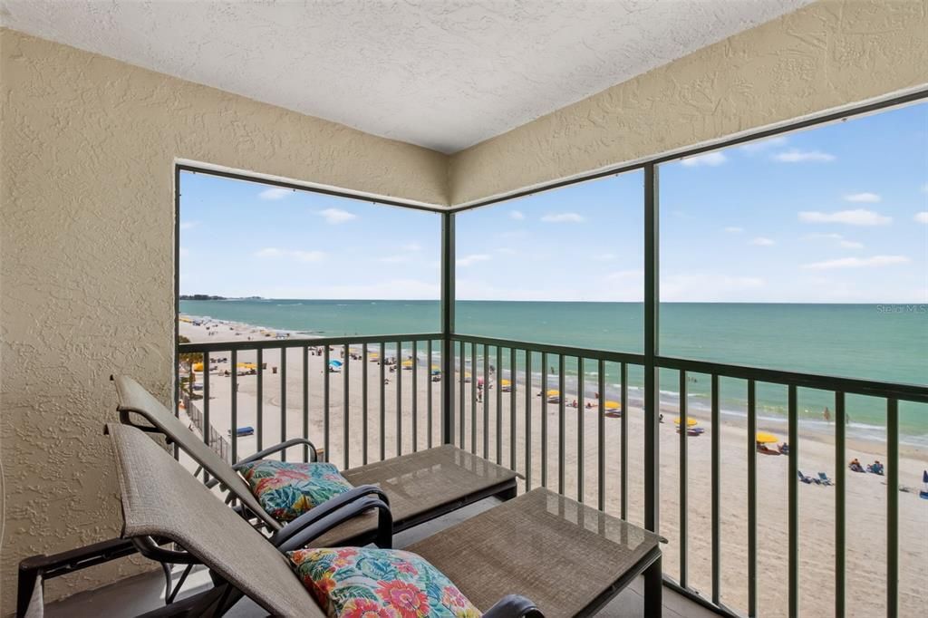 Active With Contract: $895,000 (2 beds, 2 baths, 1465 Square Feet)