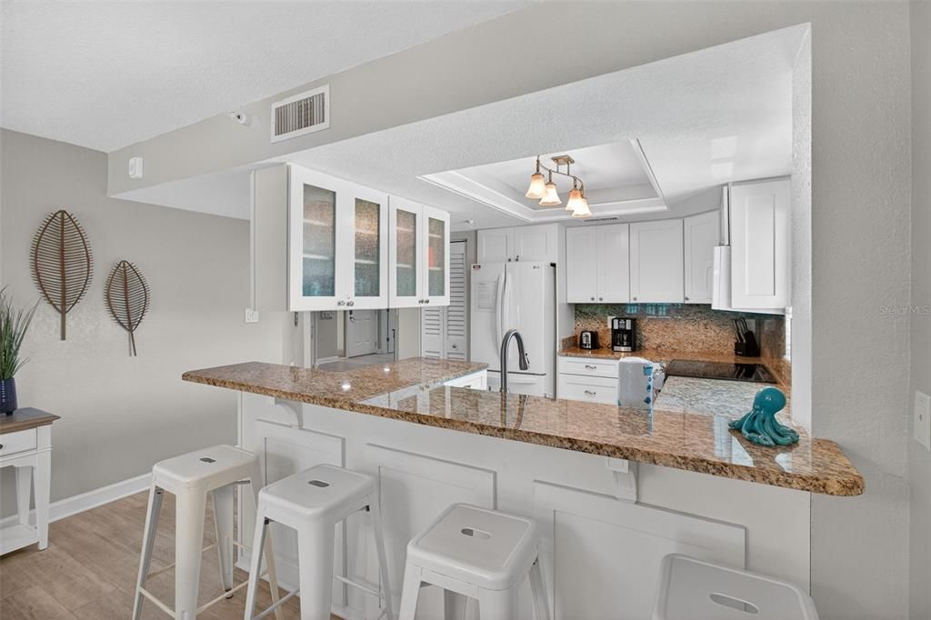 Active With Contract: $895,000 (2 beds, 2 baths, 1465 Square Feet)