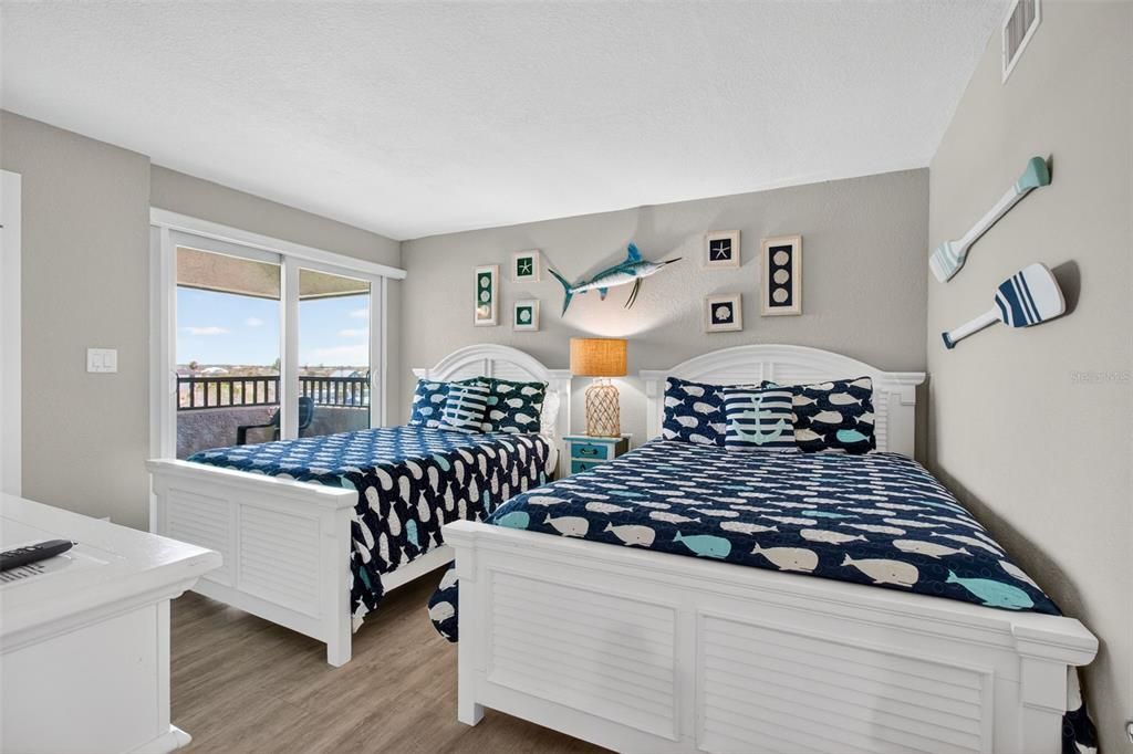 Active With Contract: $895,000 (2 beds, 2 baths, 1465 Square Feet)