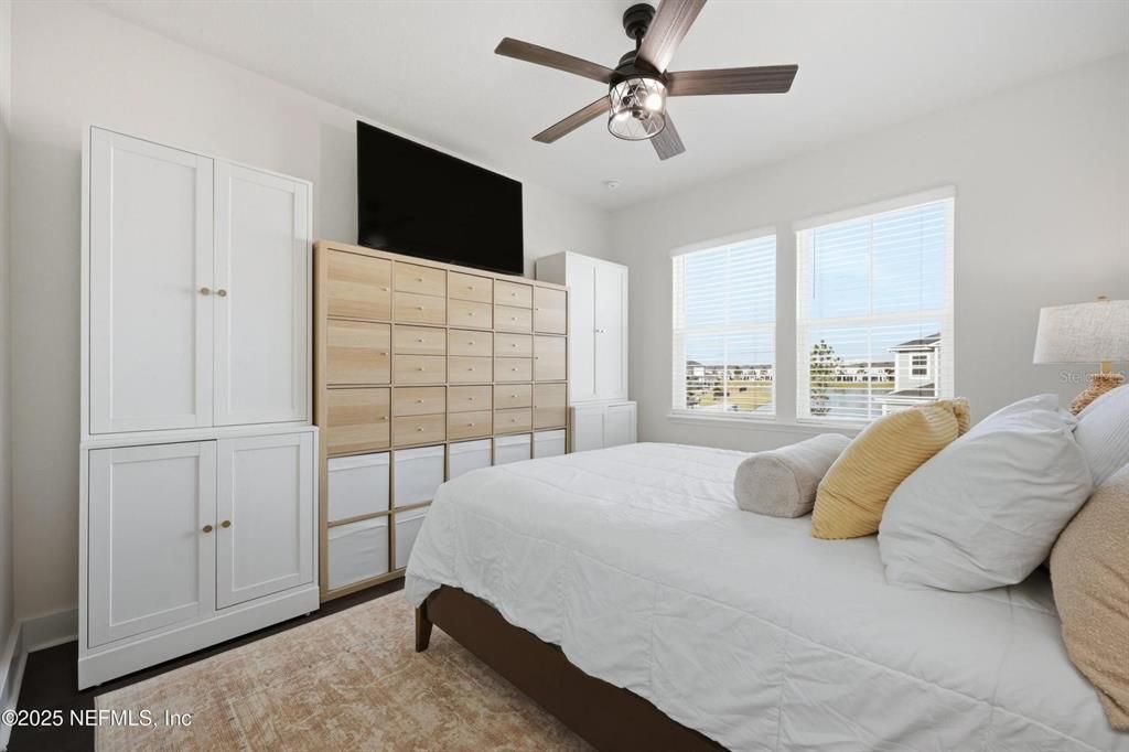For Sale: $350,000 (3 beds, 2 baths, 1396 Square Feet)