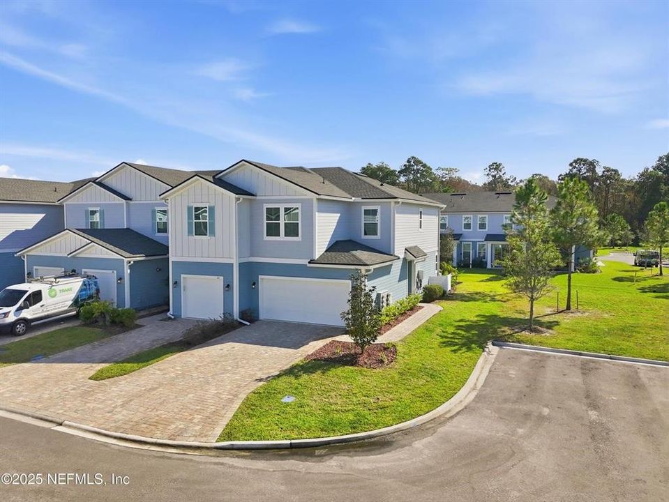 For Sale: $350,000 (3 beds, 2 baths, 1396 Square Feet)