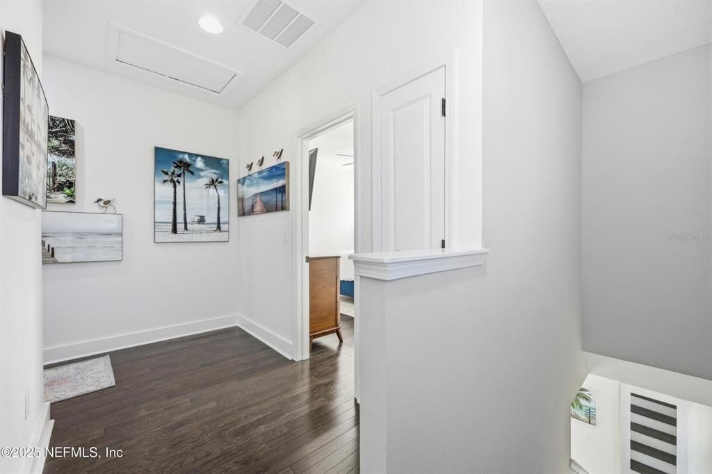 For Sale: $350,000 (3 beds, 2 baths, 1396 Square Feet)