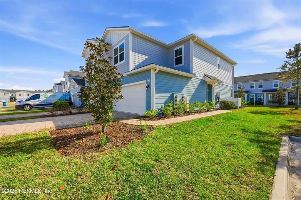 For Sale: $350,000 (3 beds, 2 baths, 1396 Square Feet)