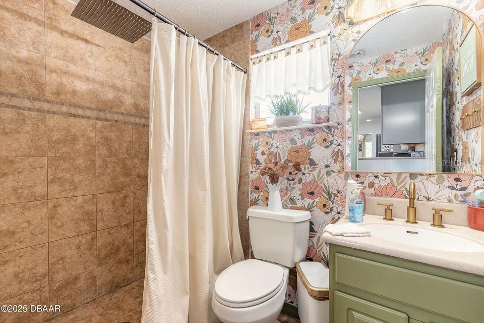 На продажу: $439,900 (4 спален, 3 ванн, 2215 Квадратных фут)