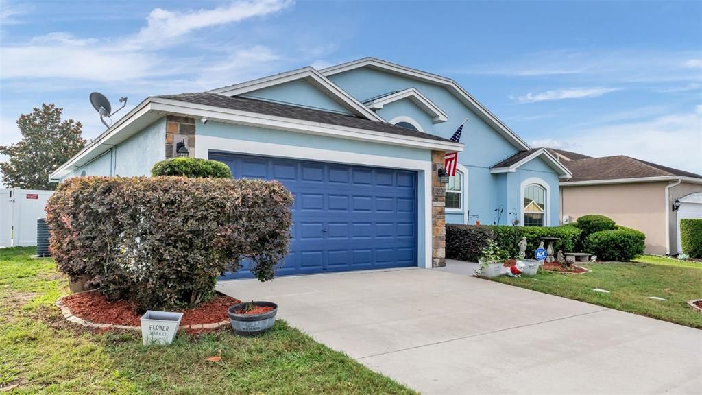 Active With Contract: $375,000 (3 beds, 2 baths, 1527 Square Feet)