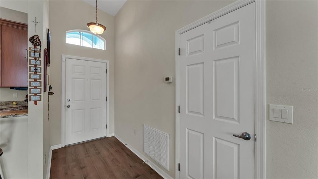 Active With Contract: $375,000 (3 beds, 2 baths, 1527 Square Feet)