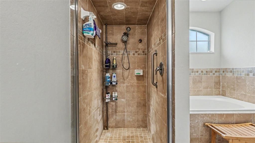 Active With Contract: $375,000 (3 beds, 2 baths, 1527 Square Feet)