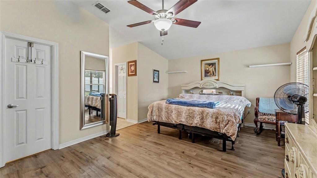 Active With Contract: $375,000 (3 beds, 2 baths, 1527 Square Feet)