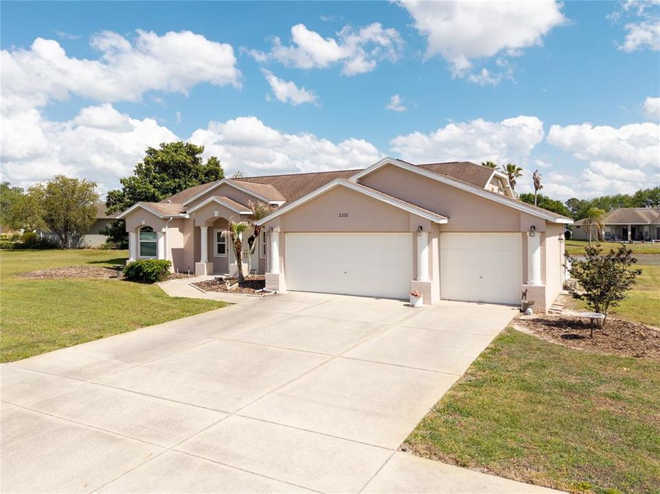 Activo con contrato: $399,000 (3 camas, 2 baños, 1990 Pies cuadrados)