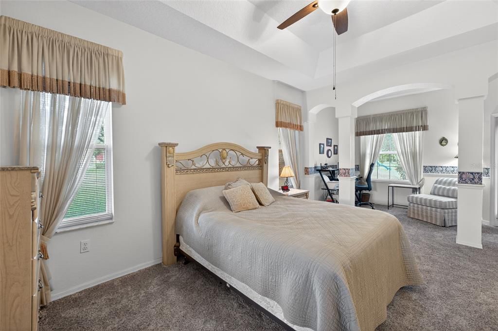 Activo con contrato: $399,000 (3 camas, 2 baños, 1990 Pies cuadrados)