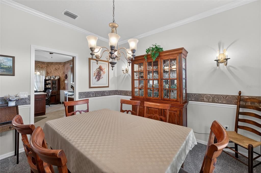 Activo con contrato: $399,000 (3 camas, 2 baños, 1990 Pies cuadrados)