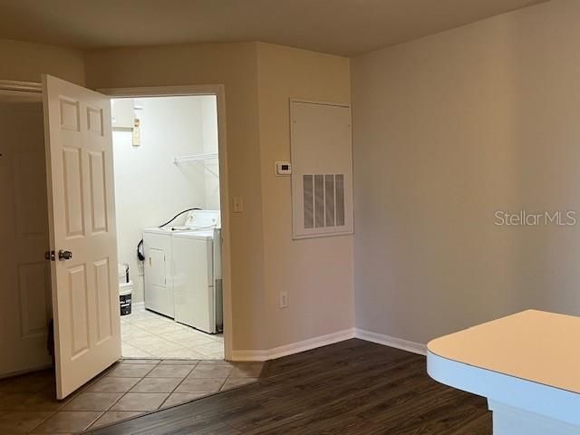 For Sale: $160,000 (1 beds, 1 baths, 734 Square Feet)