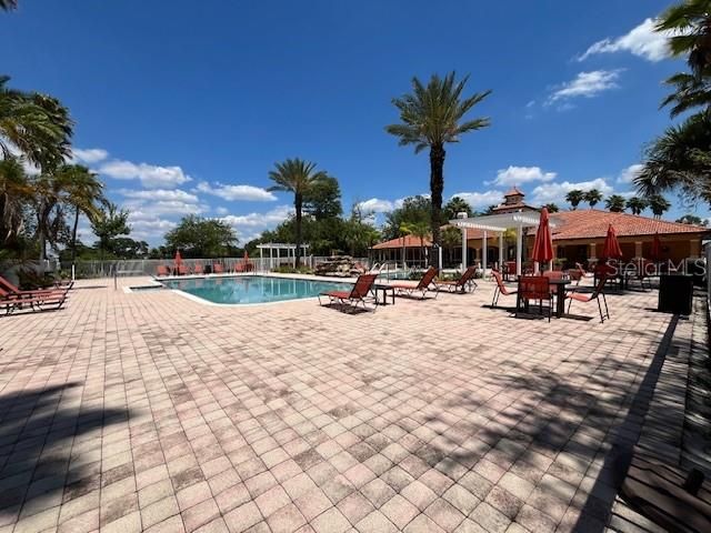 For Sale: $160,000 (1 beds, 1 baths, 734 Square Feet)