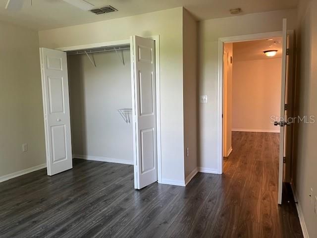 For Sale: $160,000 (1 beds, 1 baths, 734 Square Feet)