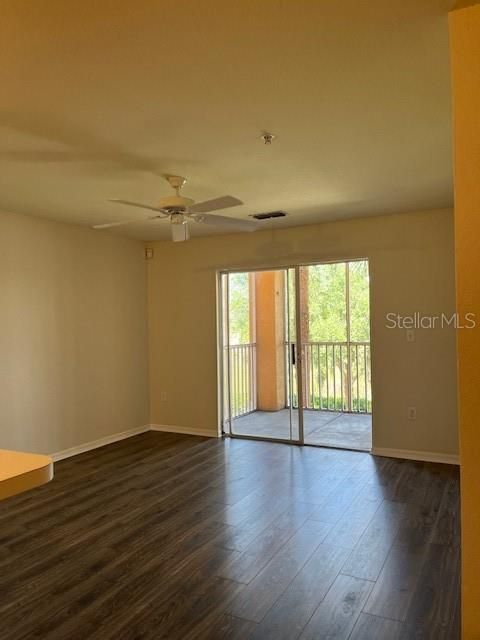 For Sale: $160,000 (1 beds, 1 baths, 734 Square Feet)