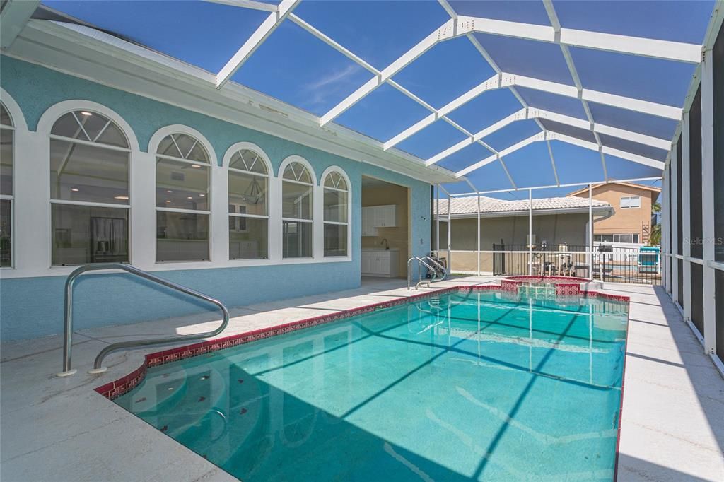 En Venta: $1,175,000 (4 camas, 3 baños, 2326 Pies cuadrados)