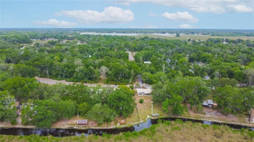 For Sale: $245,000 (2 beds, 1 baths, 932 Square Feet)