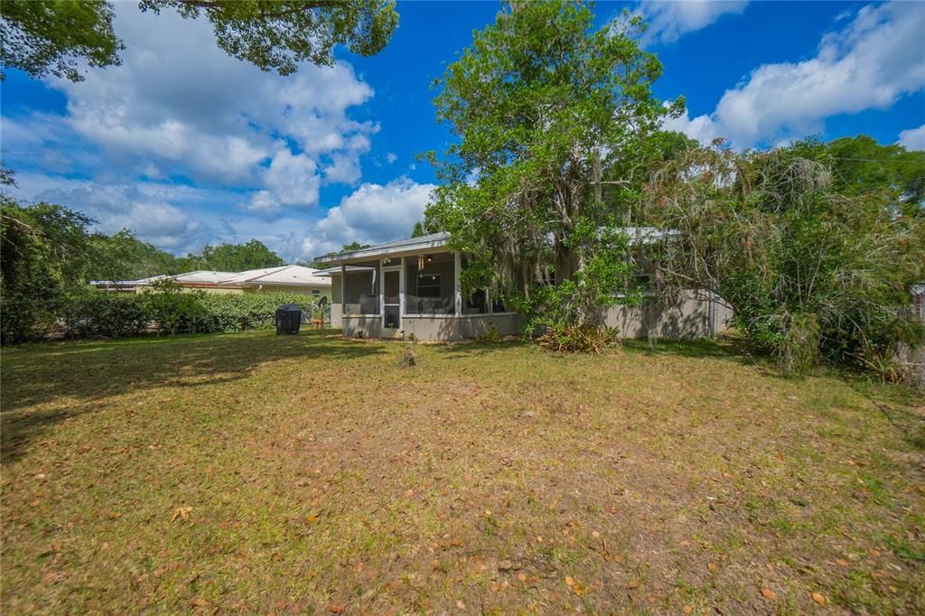 For Sale: $245,000 (2 beds, 1 baths, 932 Square Feet)
