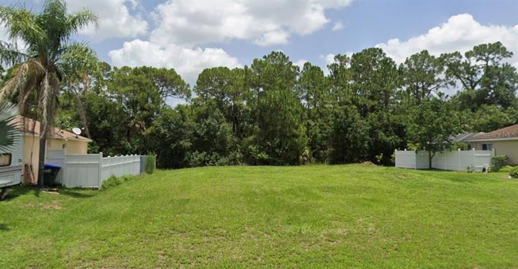На продажу: $35,000 (0.24 acres)