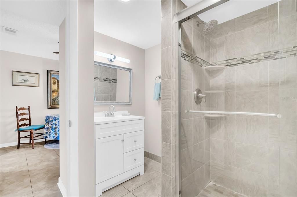 For Sale: $95,000 (1 beds, 1 baths, 790 Square Feet)