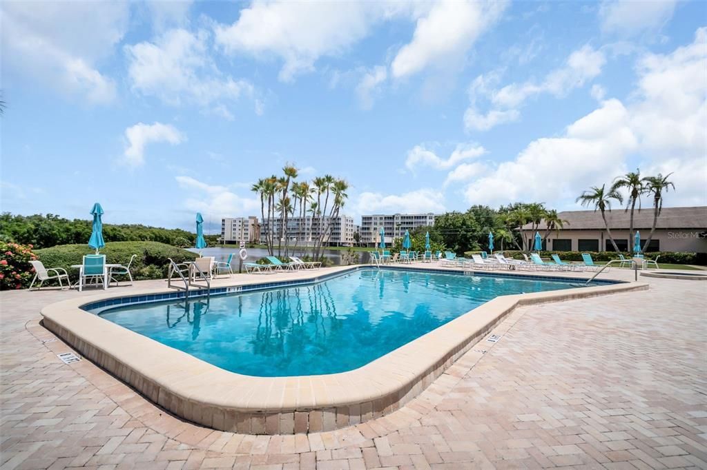 For Sale: $95,000 (1 beds, 1 baths, 790 Square Feet)
