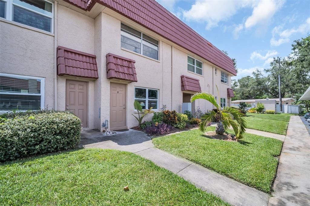For Sale: $95,000 (1 beds, 1 baths, 790 Square Feet)