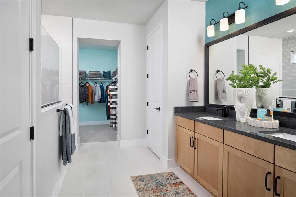 Active With Contract: $554,990 (3 beds, 2 baths, 2481 Square Feet)