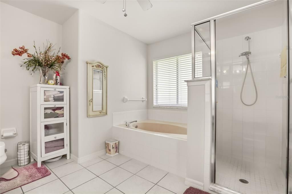 For Sale: $300,000 (3 beds, 2 baths, 1442 Square Feet)