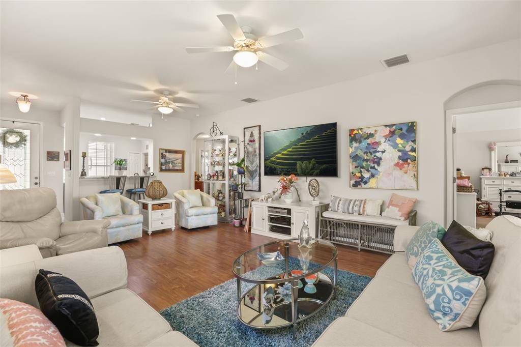 For Sale: $300,000 (3 beds, 2 baths, 1442 Square Feet)
