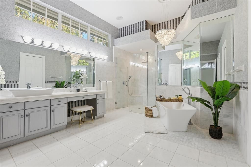 For Sale: $1,650,000 (6 beds, 3 baths, 5782 Square Feet)