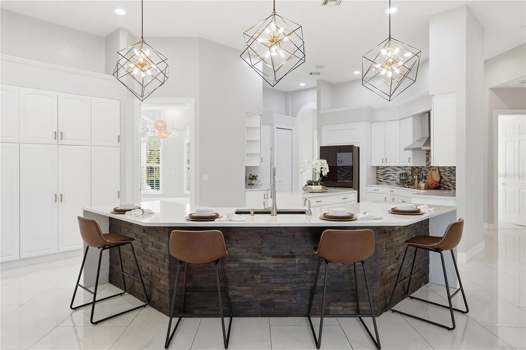 For Sale: $1,650,000 (6 beds, 3 baths, 5782 Square Feet)