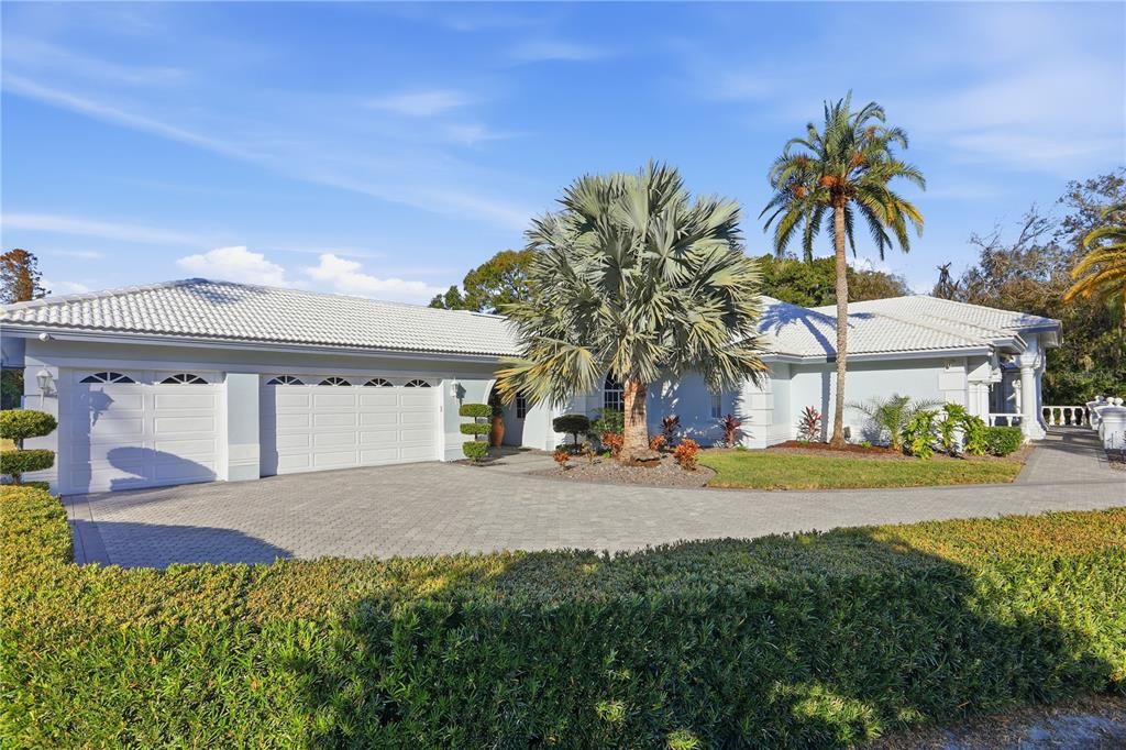 For Sale: $1,650,000 (6 beds, 3 baths, 5782 Square Feet)
