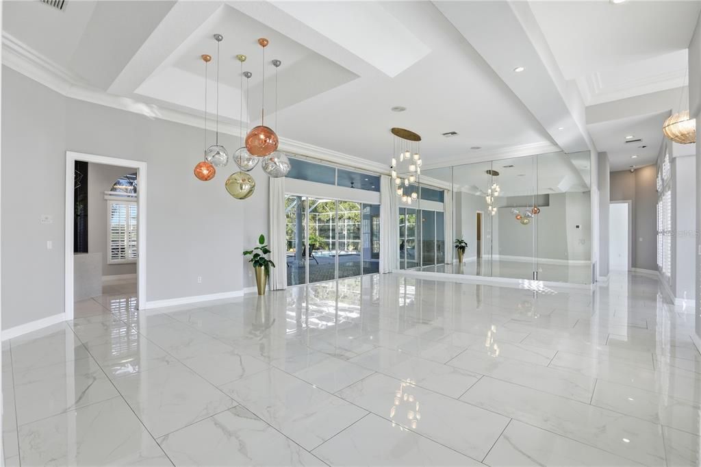 For Sale: $1,650,000 (6 beds, 3 baths, 5782 Square Feet)