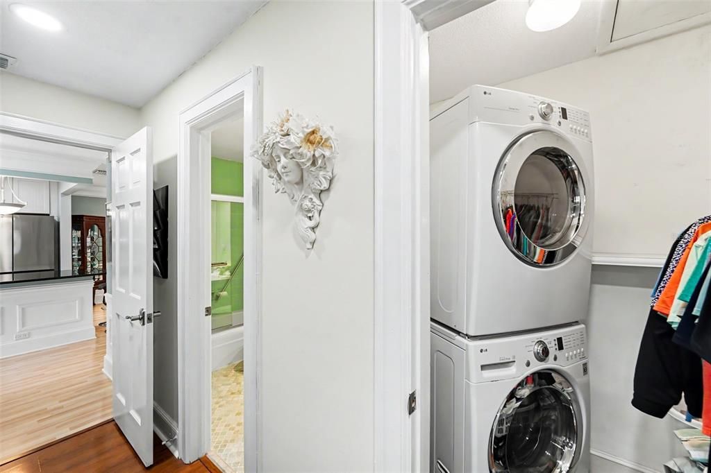 For Sale: $325,000 (2 beds, 2 baths, 1315 Square Feet)