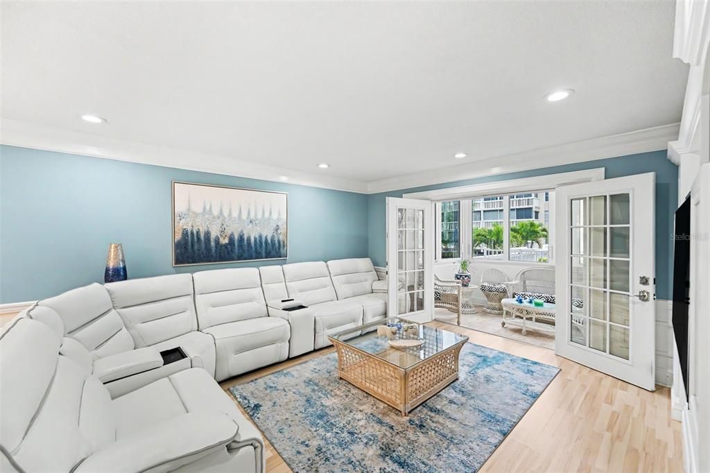 For Sale: $325,000 (2 beds, 2 baths, 1315 Square Feet)