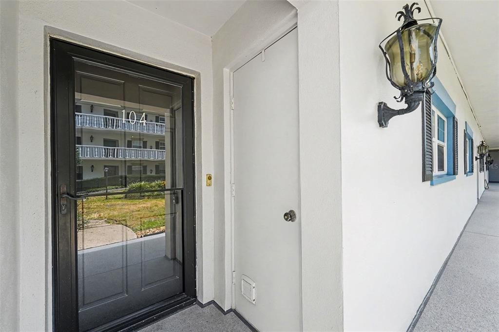 For Sale: $325,000 (2 beds, 2 baths, 1315 Square Feet)