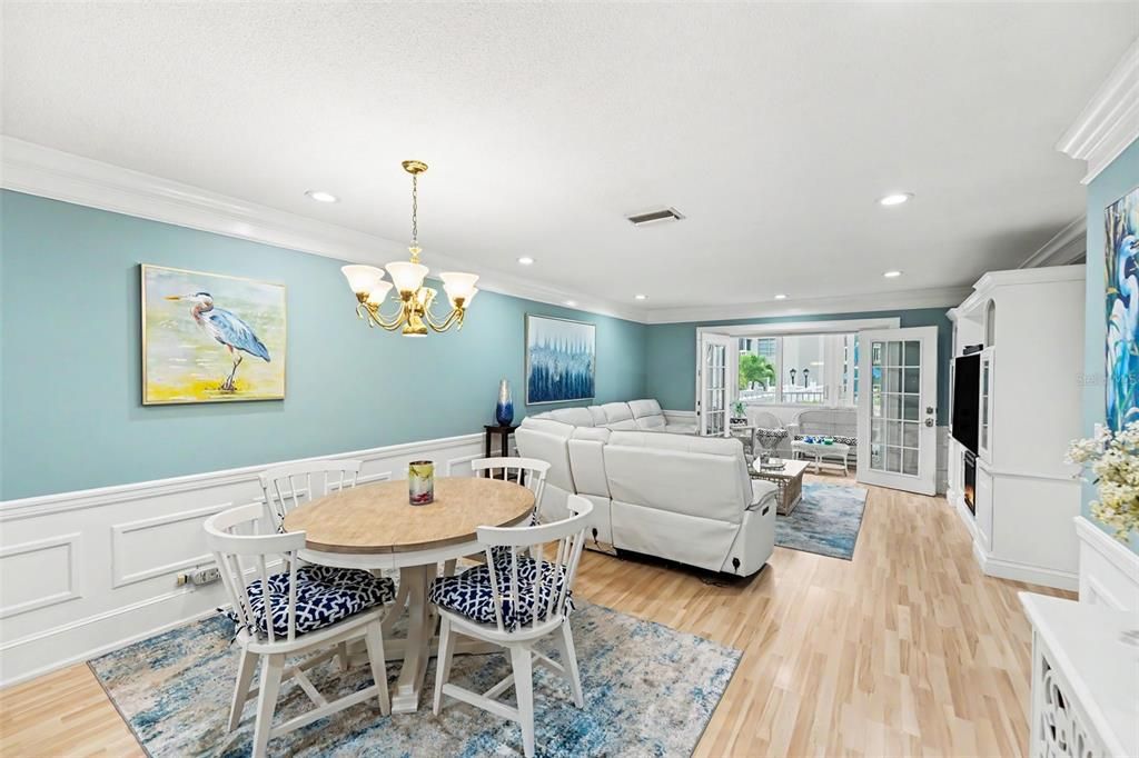 For Sale: $325,000 (2 beds, 2 baths, 1315 Square Feet)