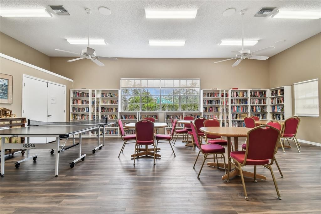 Activo con contrato: $325,000 (3 camas, 2 baños, 1921 Pies cuadrados)