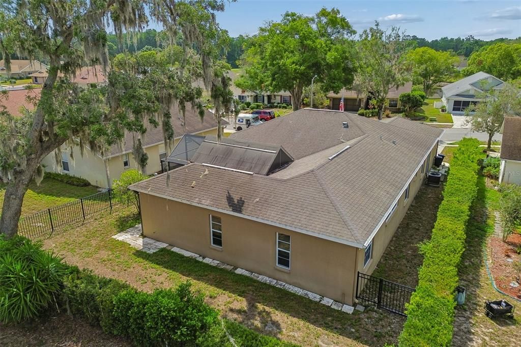 Activo con contrato: $325,000 (3 camas, 2 baños, 1921 Pies cuadrados)