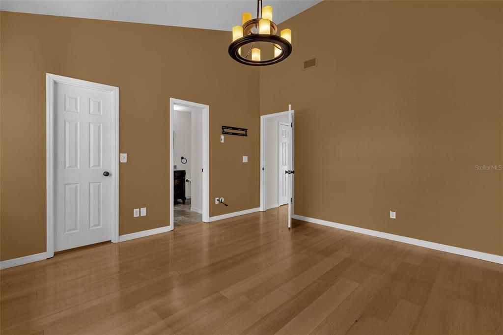 For Sale: $395,000 (2 beds, 2 baths, 1428 Square Feet)