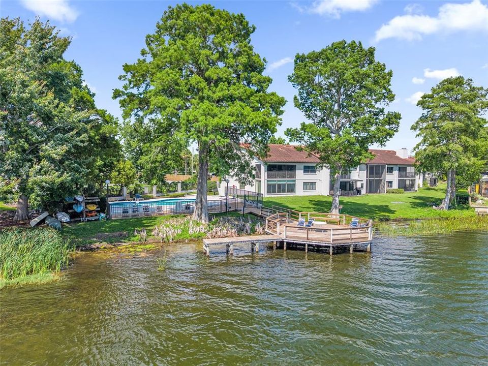 For Sale: $395,000 (2 beds, 2 baths, 1428 Square Feet)