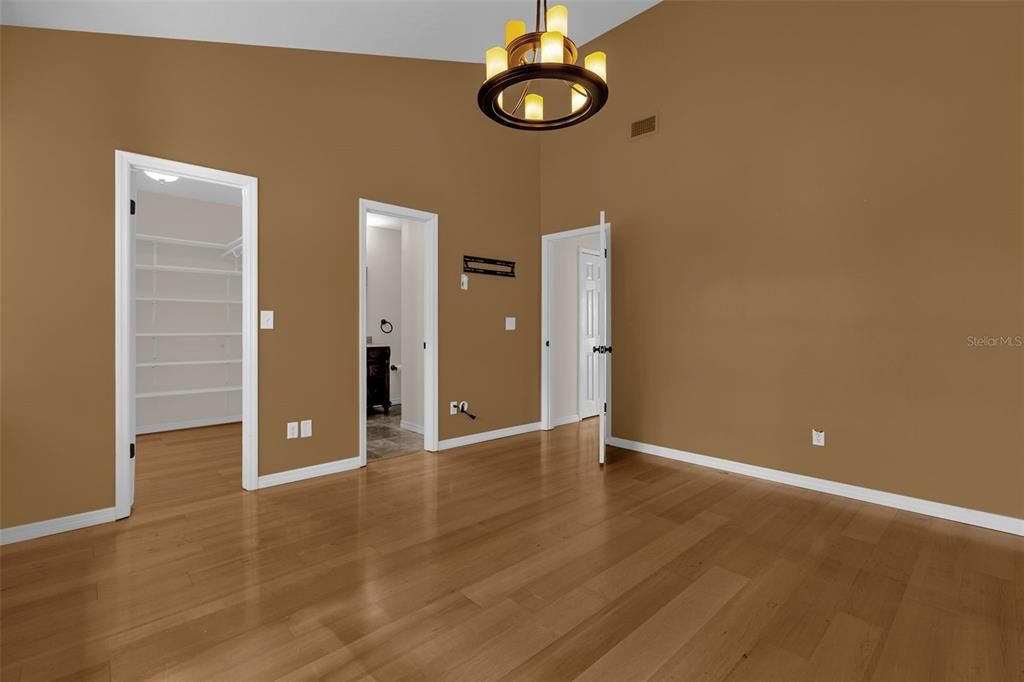 For Sale: $395,000 (2 beds, 2 baths, 1428 Square Feet)