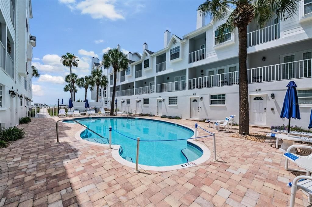 待售: $649,999 (2 贝兹, 2 浴室, 1237 平方英尺)