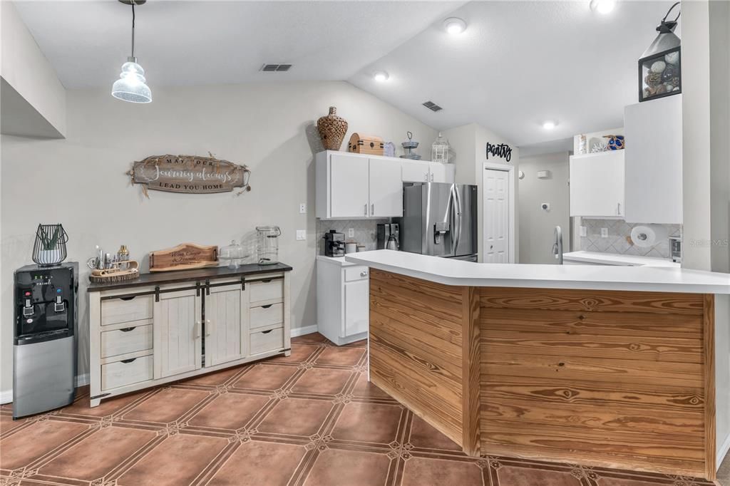 For Sale: $559,000 (3 beds, 2 baths, 2361 Square Feet)