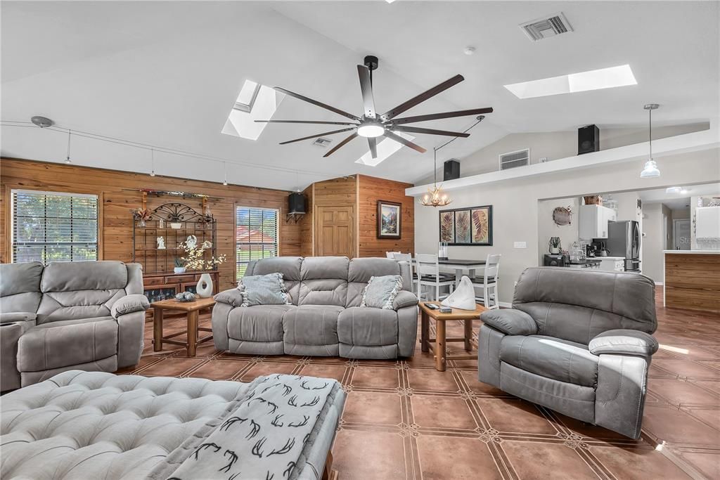 For Sale: $559,000 (3 beds, 2 baths, 2361 Square Feet)