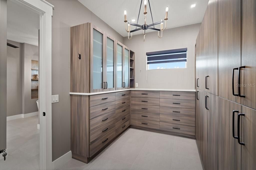 For Sale: $5,500,000 (5 beds, 6 baths, 6201 Square Feet)